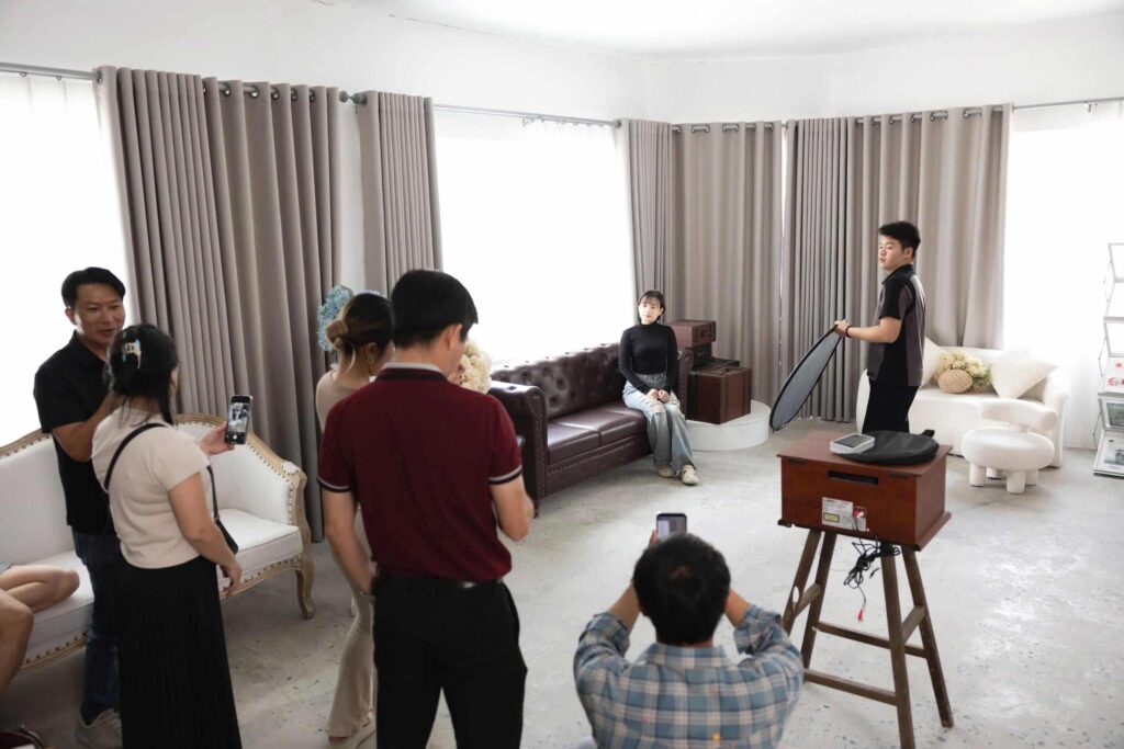 Khóa Học Chụp Ảnh Chân Dung Bằng Điện Thoại | D+ Academy